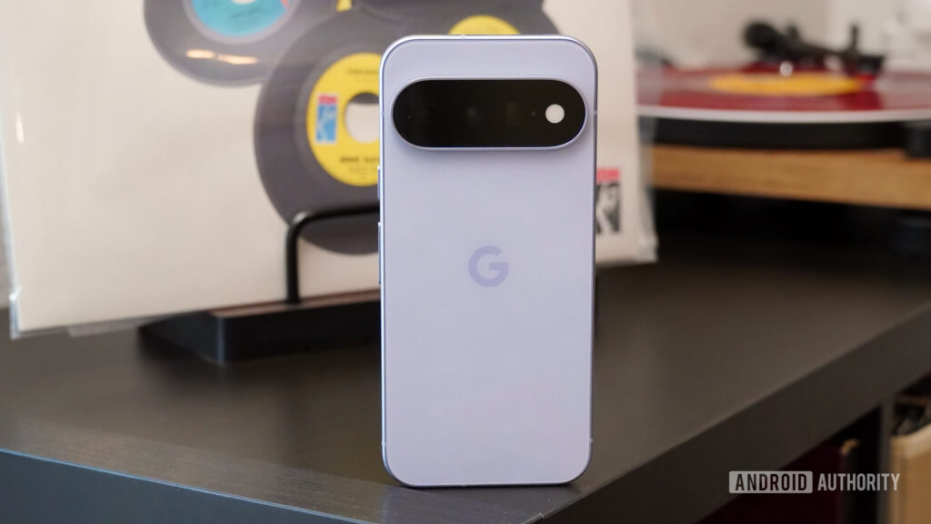 Bodi belakang dan layar smartphone Google Pixel 11
