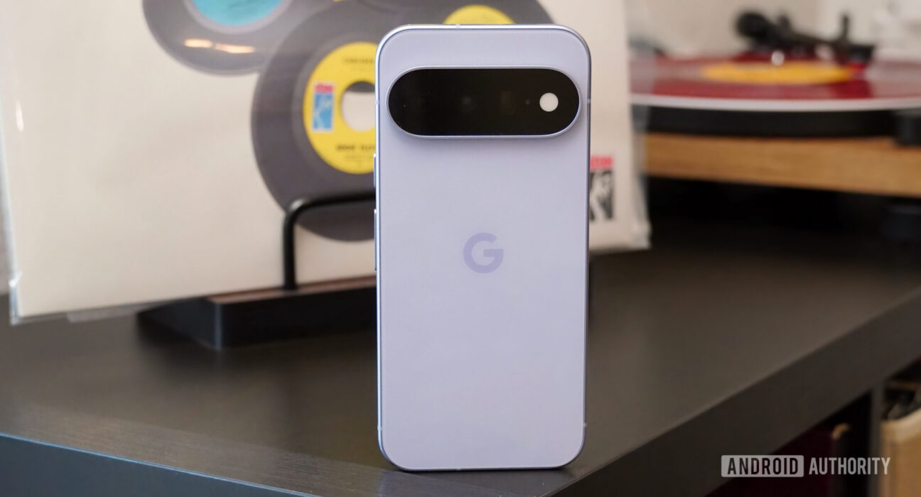 Bodi belakang dan layar smartphone Google Pixel 11