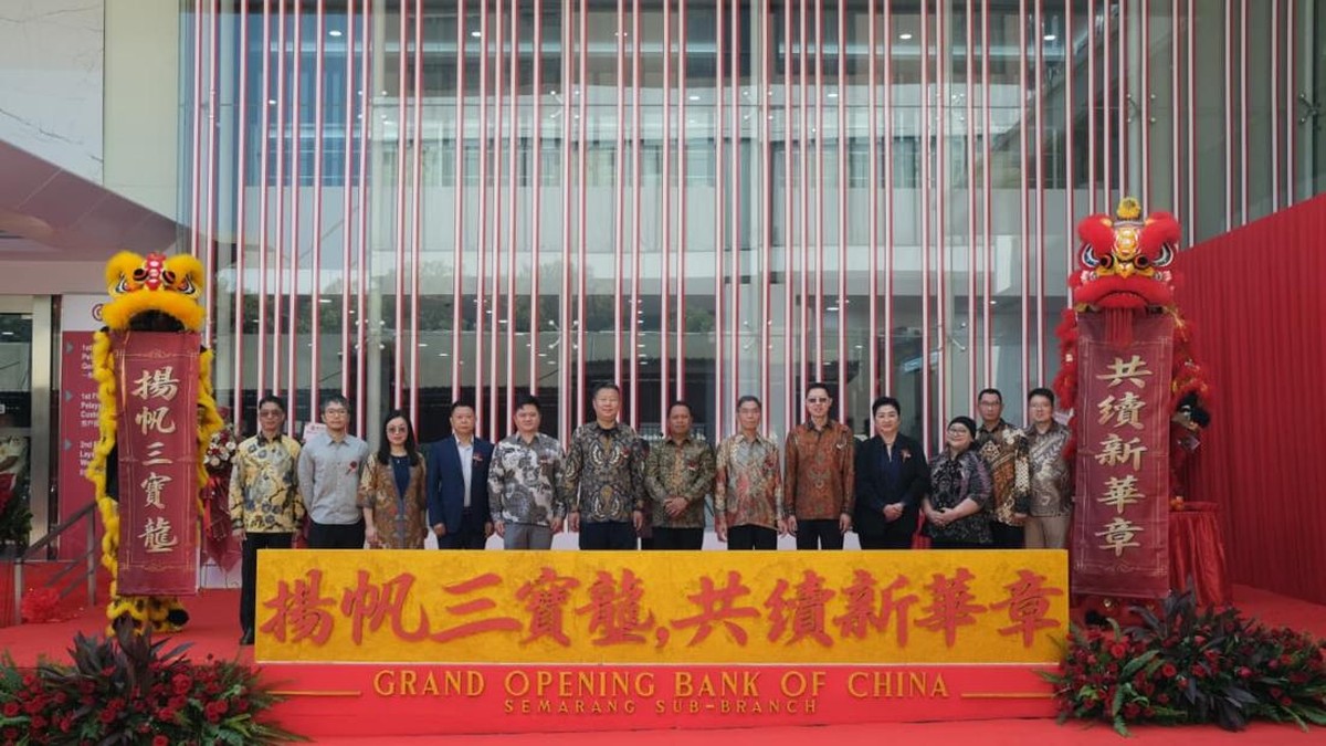 Cabang operasional perbankan di Semarang resmikan layanan transaksi langsung antara nasabah perintis bisnis asing bilateral