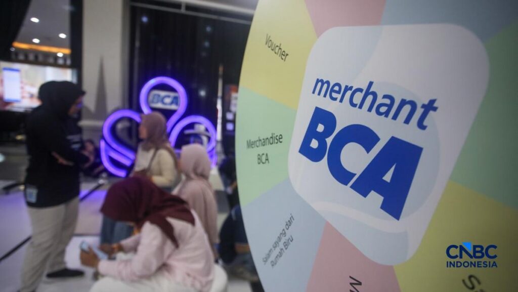 Suasana booth Bank Central Asia (BCA) pada gelaran festival perbankan dan keuangan