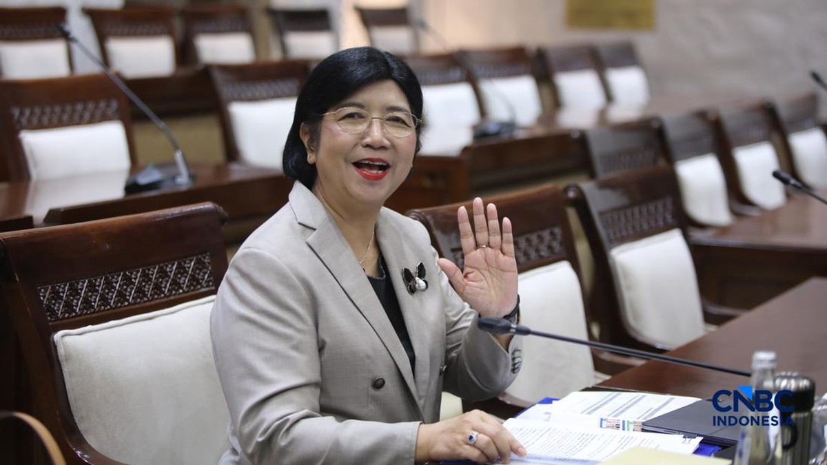 Gubernur Bank Indonesia Destry Damayanti saat rapat kerja bersama Komisi XI DPR RI di Gedung Parlemen Jakarta
