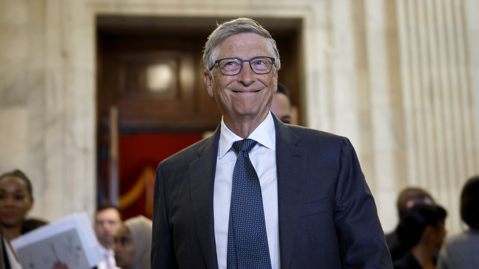 Bill Gates memperingatkan bahaya kecerdasan buatan tanpa regulasi dan mekanisme pengawasan ketat