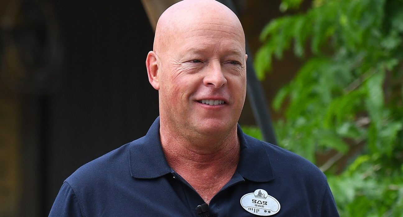 Bob Chapek Mantan CEO Walt Disney mempublikasikan buku tentang intrik pemecatan di Hollywood