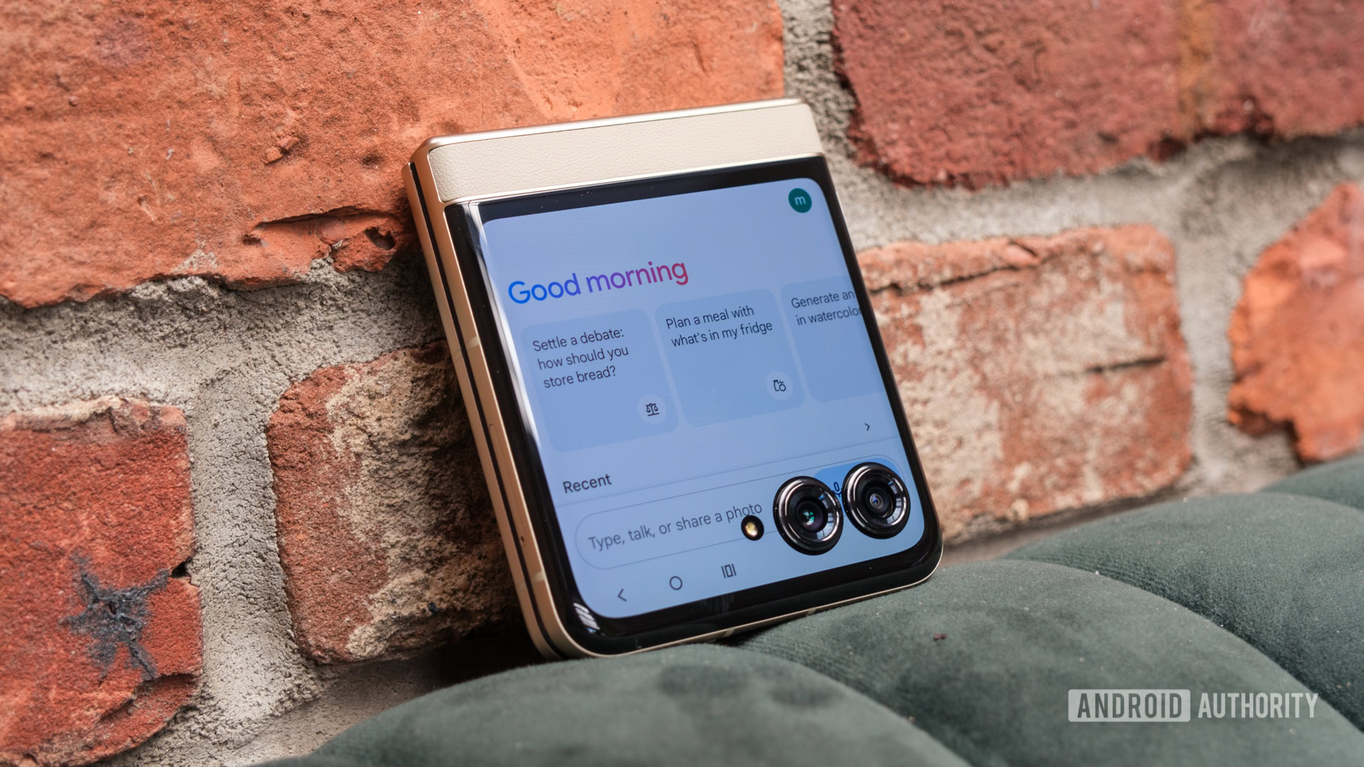 Antarmuka update terbaru rilis layar update Gemini Dark Mode di gawai android interface independen opsi kemewahan opsi layar kustom khusus opsi UI notifikasi archive khusus