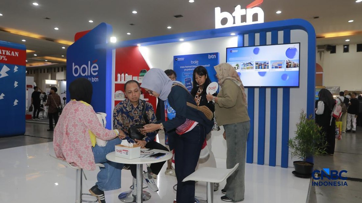 Suasana booth layanan Bank BTN, emiten perbankan pelat merah yang resmi menerbitkan Obligasi Berwawasan Sosial Tahap II 2026 senilai Rp2 triliun