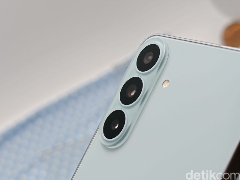 Samsung Galaxy S26 FE dengan layar Dynamic AMOLED 2X dan ekosistem Galaxy AI