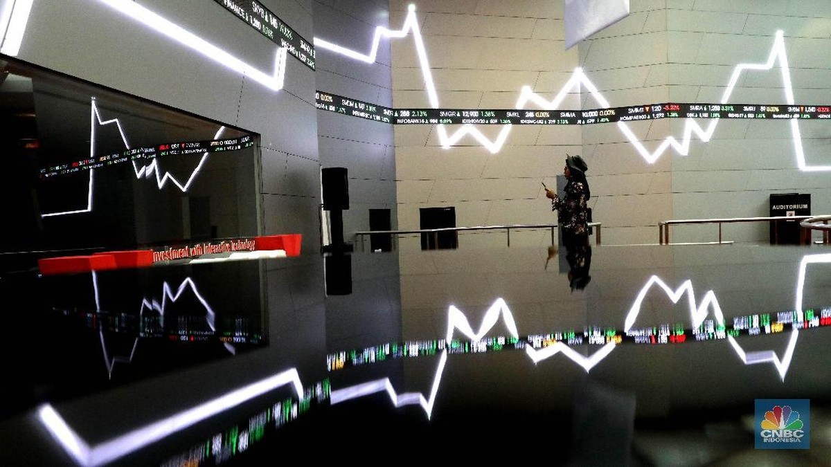 Edwin Soeryadjaya tambah saham SRTG