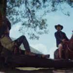 Kisah di Balik Layar Anthony Mackie Warisi Perisai Captain America: Chris Evans Bocorkan Naskah Endgame di Kediaman Pribadinya