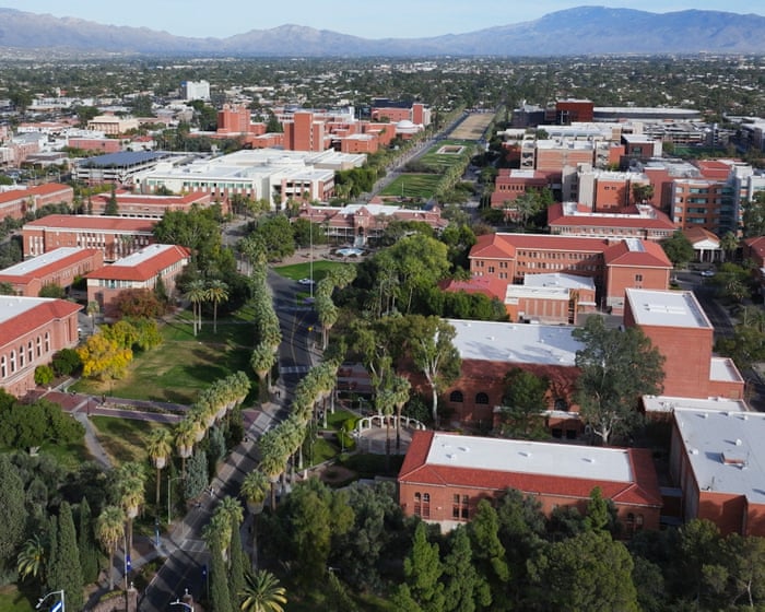 Kawasan kampus University of Arizona di Amerika Serikat yang tengah menyelidiki kasus perpeloncoan fraternitas