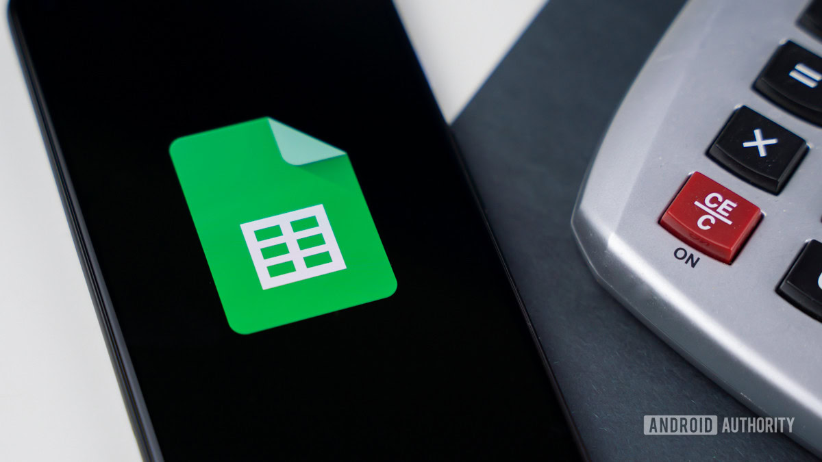 Pivot table Excel dengan urutan kuartal kustom yang dipertahankan saat dibuka di Google Sheets