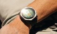 Smartwatch tangguh Amazfit T-Rex Dual Solar