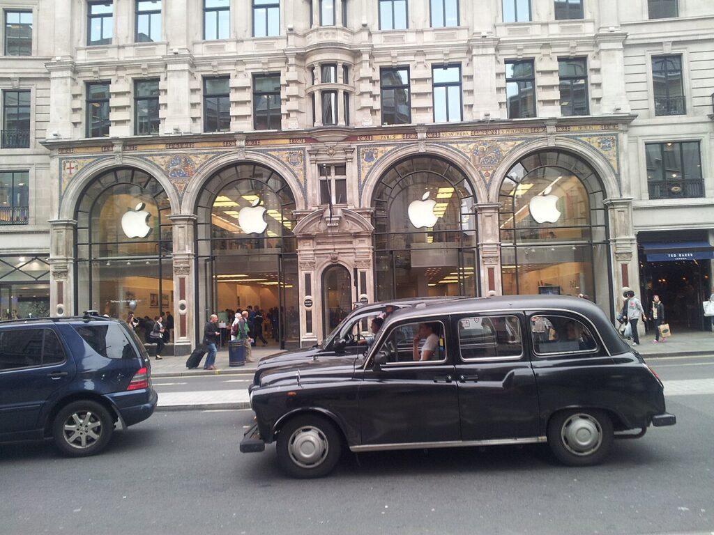 Toko ritel Apple Store di Regent Street London yang menjadi sorotan kasus persaingan usaha Inggris