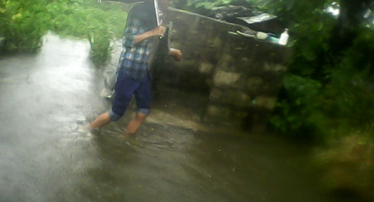Banjir bandang merendam permukiman di dataran rendah Nepal akibat luapan sungai Himalaya pada musim hujan monsun