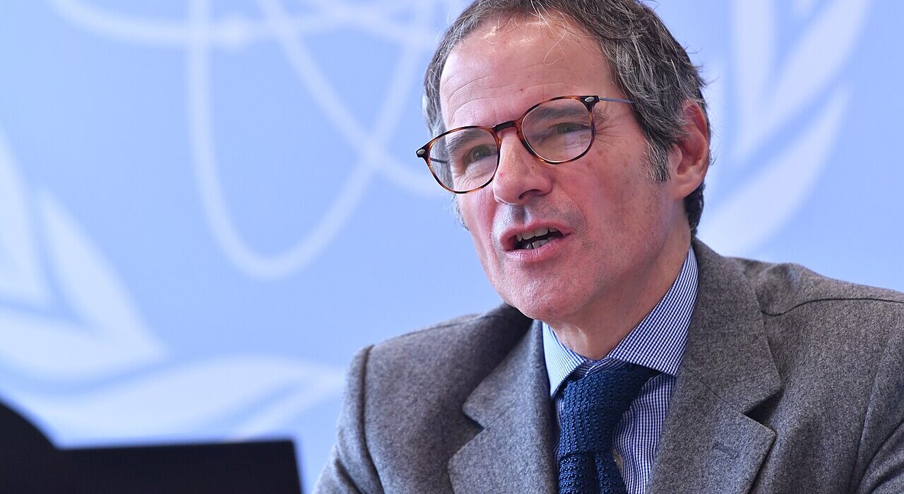 Direktur Jenderal IAEA Rafael Mariano Grossi menyampaikan pidato pembukaan terkait pengawasan nuklir global