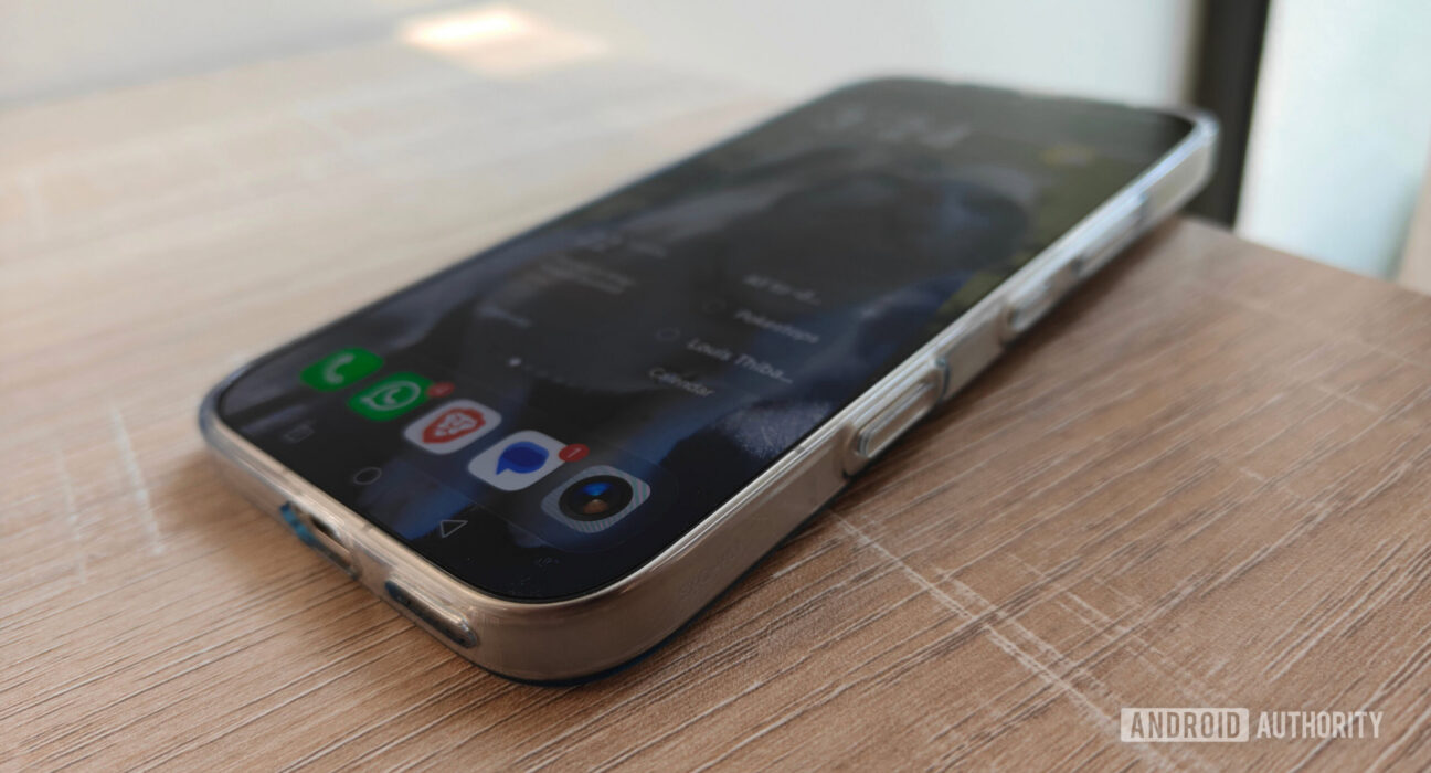 Tombol fisik AI pada bodi samping smartphone Android Honor