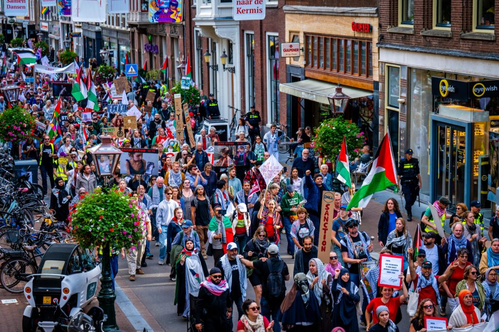 Demonstrasi solidaritas Palestina di Leiden Belanda memprotes kebijakan pemukiman ilegal di Tepi Barat