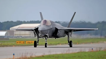 Jet tempur siluman F-35 buatan Amerika Serikat saat di udara