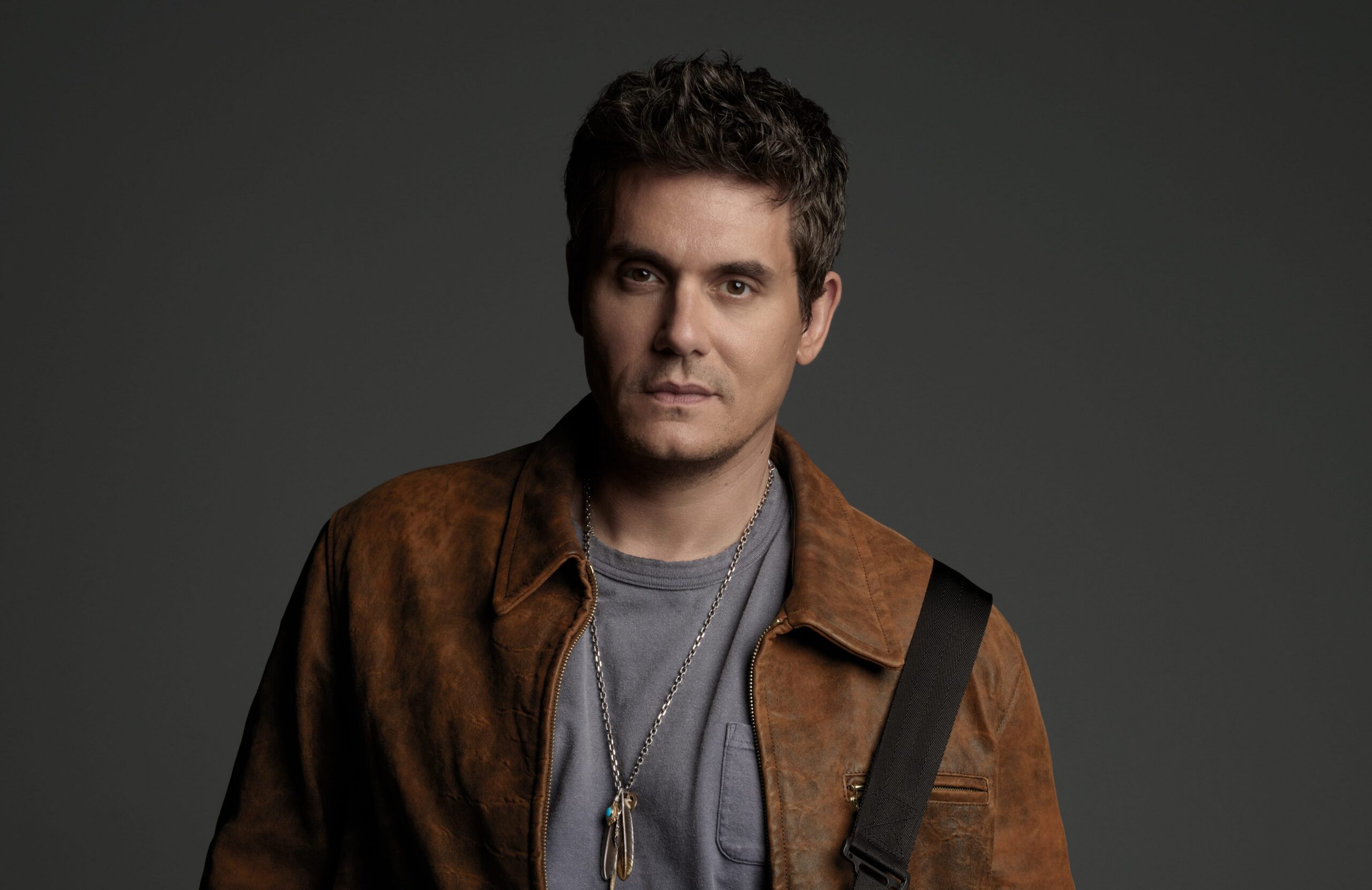 Potret musisi John Mayer yang akan menggelar residensi spektakuler di Sphere Las Vegas pada musim semi 2027