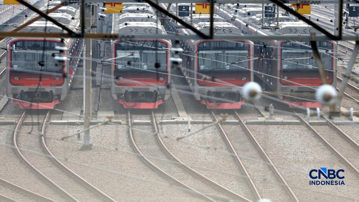 Rangkaian Kereta Rel Listrik KRL di Dipo Depok Jawa Barat