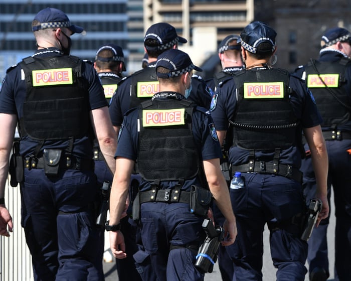 Petugas kepolisian Queensland berpatroli di Brisbane di tengah sorotan minimnya investigasi independen kasus korupsi internal