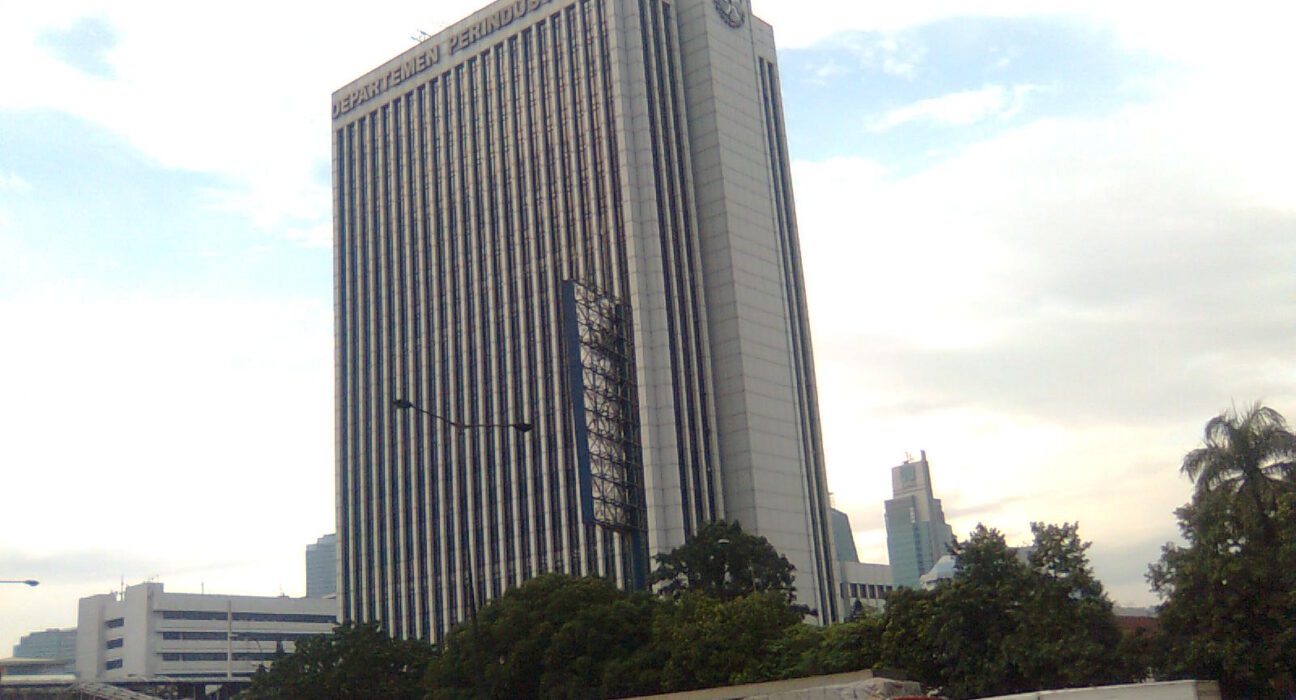 Gedung Kementerian Perindustrian di Jakarta yang mendorong penguatan industri halal nasional menembus pasar global