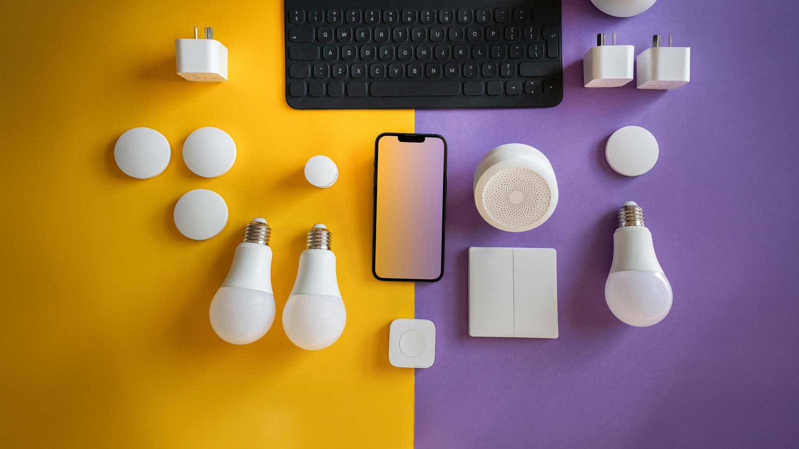 Laptop bekas yang dialihfungsikan menjadi server smart home hub mandiri