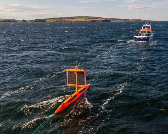 Kapal riset nirawak Saildrone bersiap mengarungi samudra ekstrem mengelilingi benua Antarktika