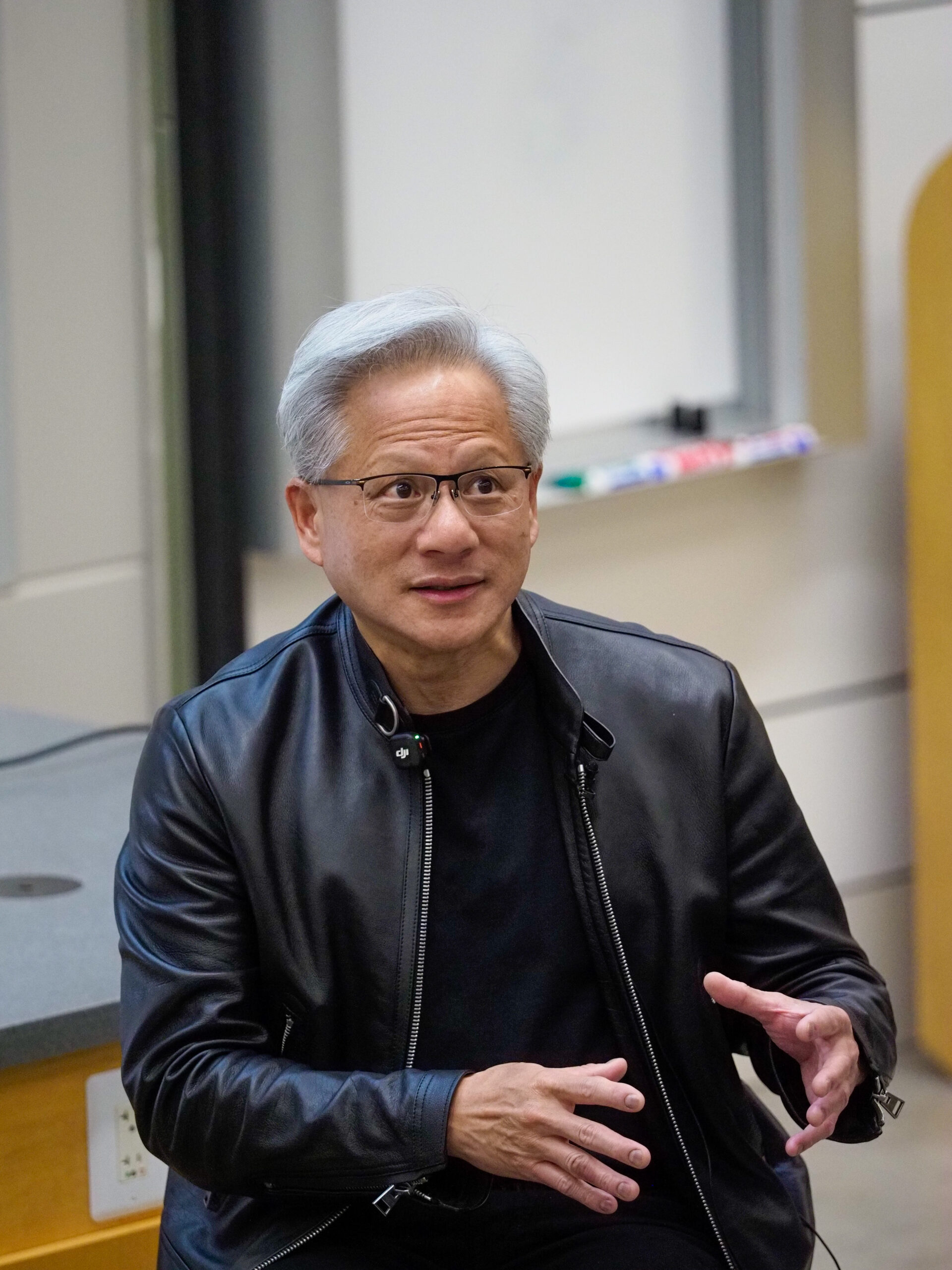 CEO Nvidia Jensen Huang perkenalkan arsitektur Open Agent Safety Platform dan sensor DPU BlueField-4 Sentry
