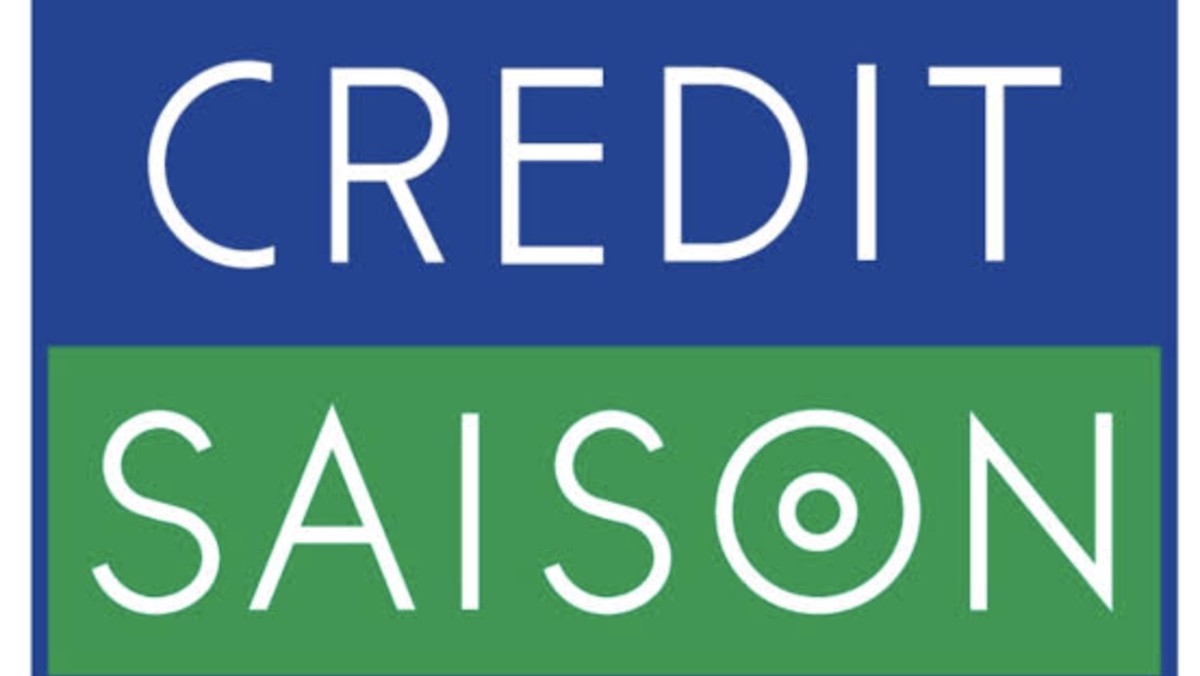 Gedung dan logo PT Credit Saison Indonesia Finance usai pencabutan izin usaha oleh OJK