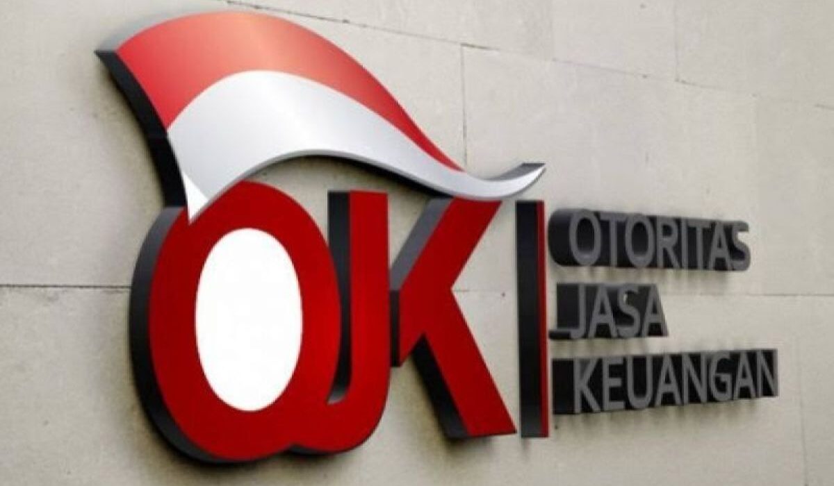Gedung dan logo Otoritas Jasa Keuangan OJK pengawas stabilitas perbankan dan penindakan kejahatan finansial digital