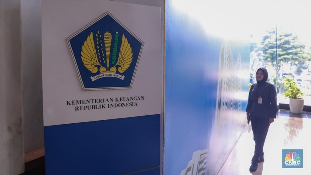 Gedung Kementerian Keuangan Republik Indonesia di Jakarta tempat Direktorat Jenderal Pengelolaan Pembiayaan dan Risiko menerbitkan SBN ritel SBR015