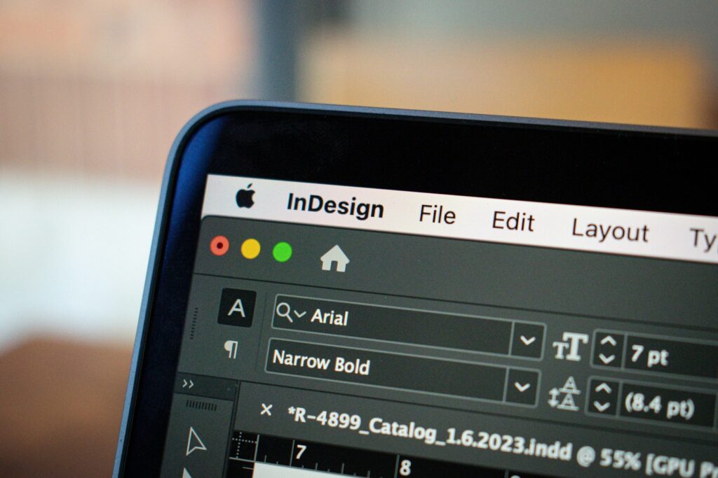 Laptop Mac untuk mencari teks dalam screenshot memakai OCR on-device