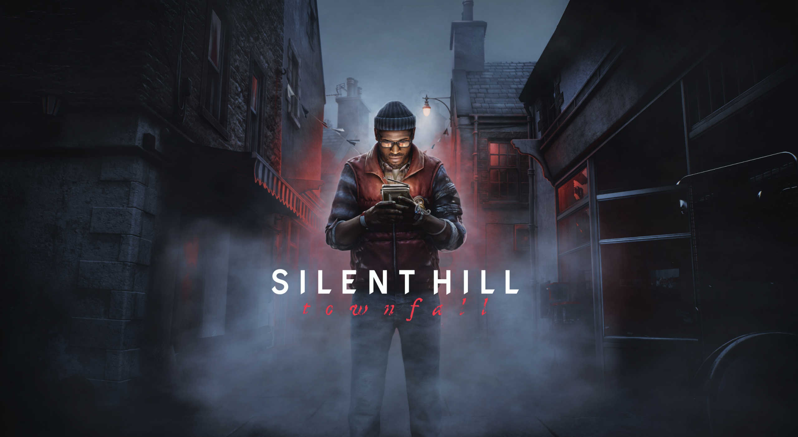 Tangkapan layar karakter tengah memantau sebuah pesawat CRTV genggam di lorong yang usang namun detail dalam game Silent Hill Townfall