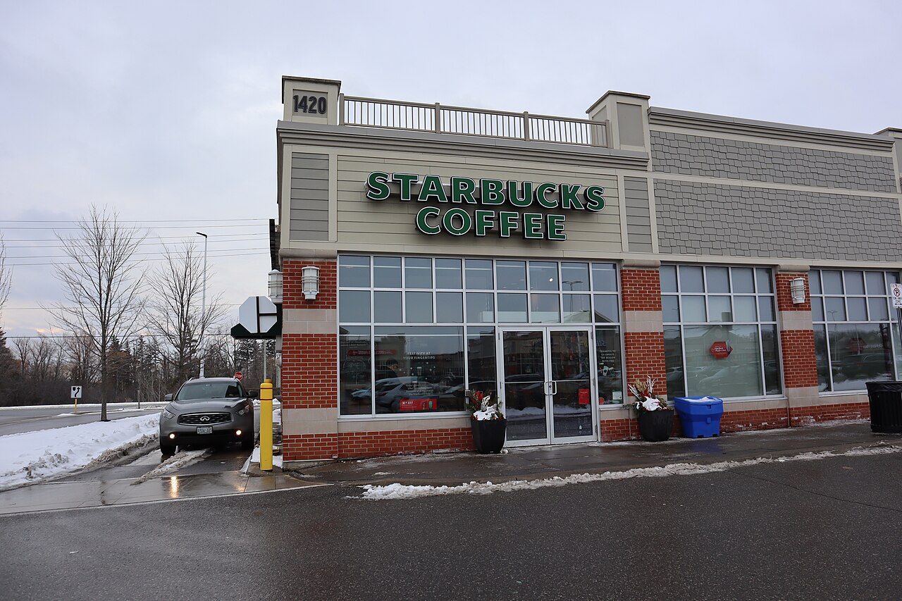 Gerai Starbucks tutup 250 lokasi di Amerika Utara sebagai bagian restrukturisasi