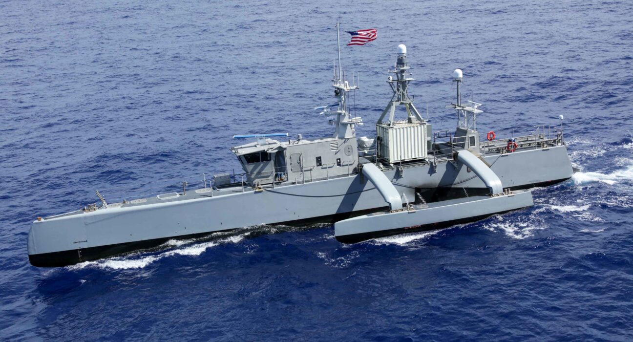 Kapal nirawak USV Sea Hunter yang menjadi platform pengujian sensor maritim cerdas SmartMast Quartermaster