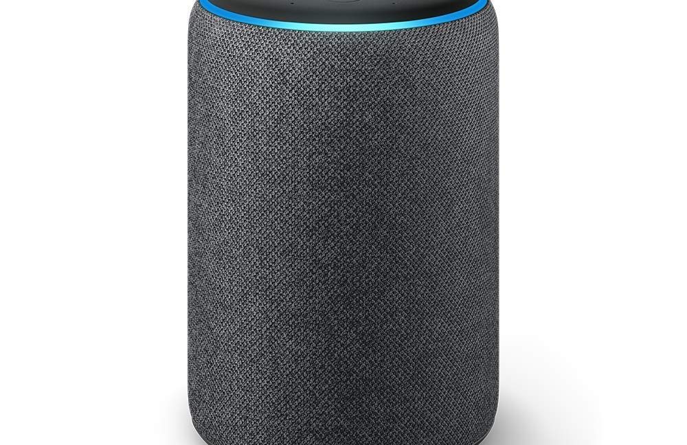 Perangkat speaker pintar Amazon Echo dengan dukungan konektivitas audio kabel analog 3.5mm line-in.
