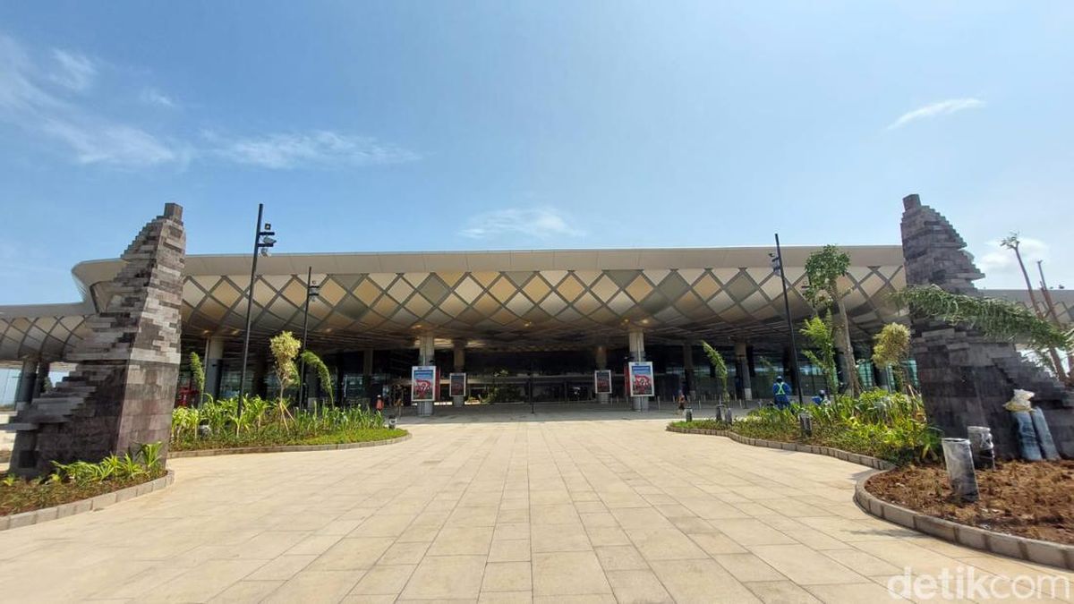 Gedung terminal Bandara Internasional Dhoho Kediri karya konsorsium swasta