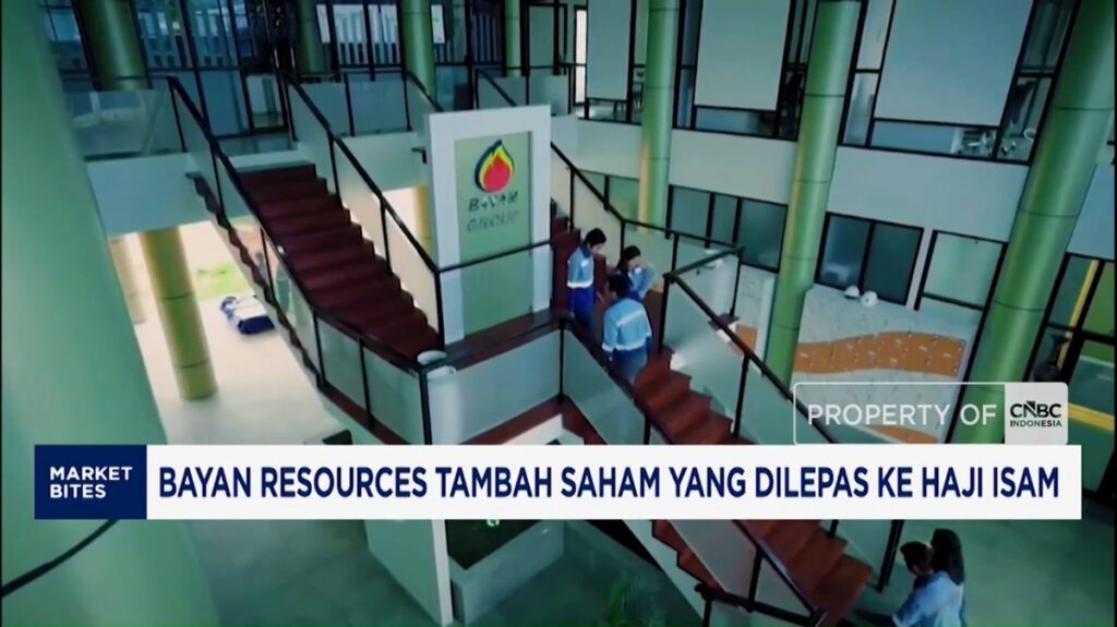 Haji Isam dan Low Tuck Kwong dalam kesepakatan pengalihan saham Bayan Resources BYAN