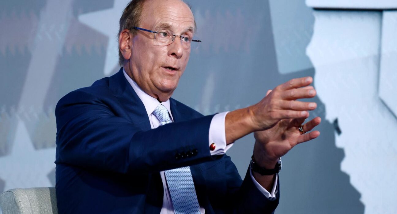 CEO BlackRock Larry Fink dalam forum pembahasan transformasi digital aset institusional