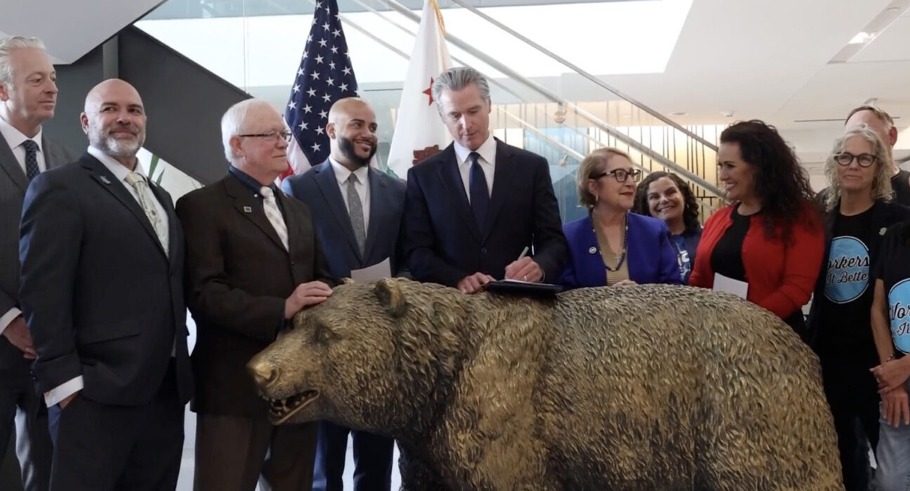Regulasi kecerdasan buatan dan perlindungan pekerja ketenagakerjaan di California