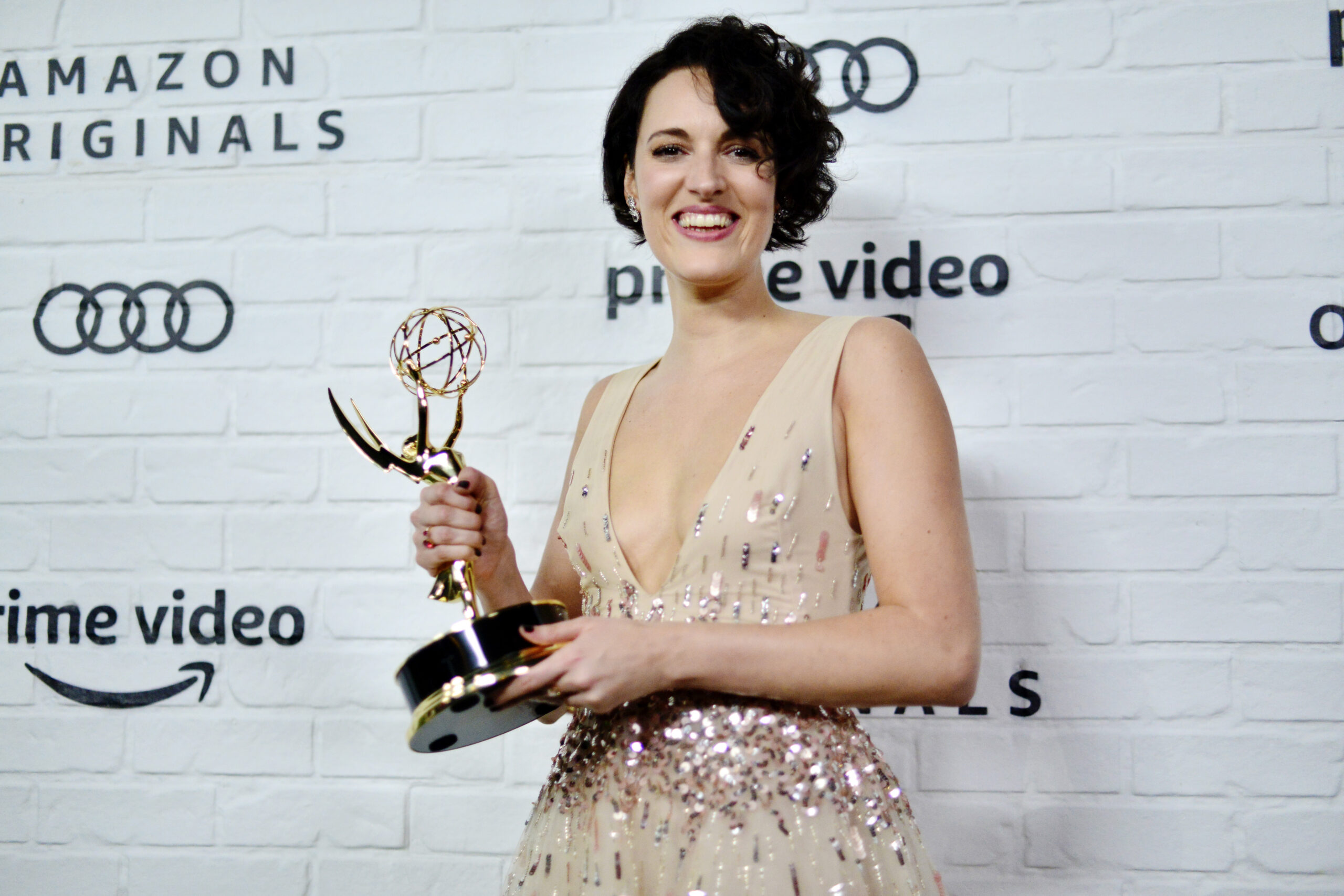 Patung penghargaan Emmy Awards resmi pindah siaran ke platform streaming Amazon Prime Video