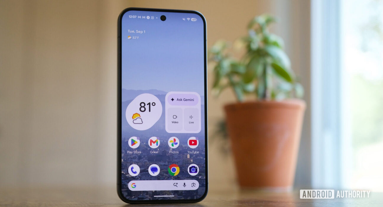 Tampilan antarmuka sistem operasi pada perangkat Google Pixel saat menjalankan pembaruan Android