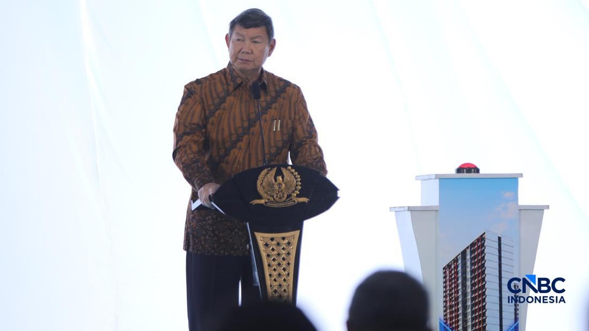 Hashim S. Djojohadikusumo menyampaikan pemaparan dalam agenda infrastruktur nasional