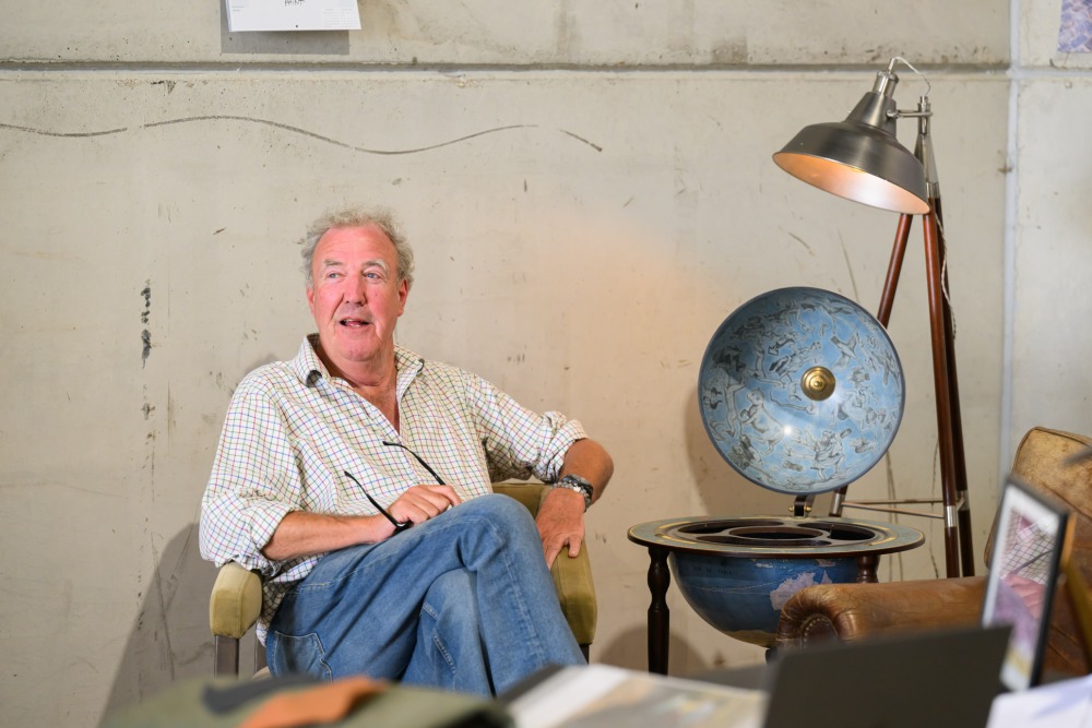 Jeremy Clarkson dalam Clarkson's Farm Special Jeremy Grows a Car