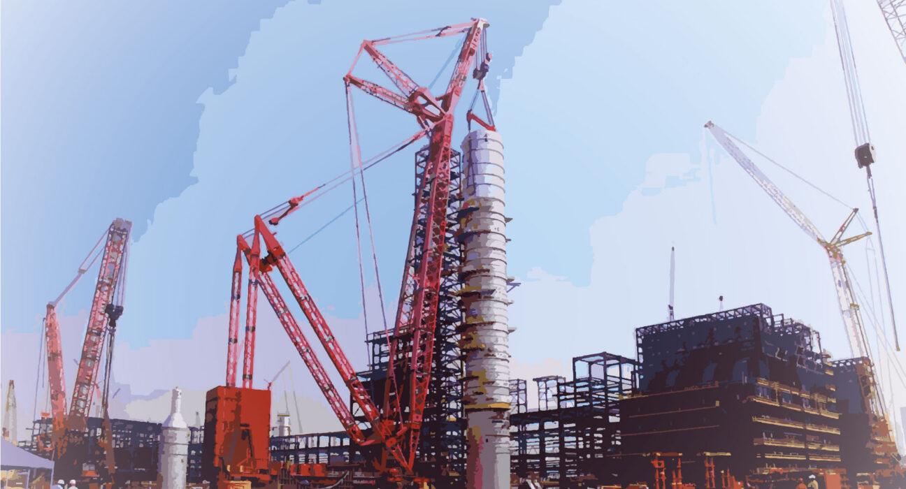 Kolom distilasi minyak mentah fasilitas kilang migas raksasa Dangote Petroleum Refinery di Lekki, Lagos, Nigeria.