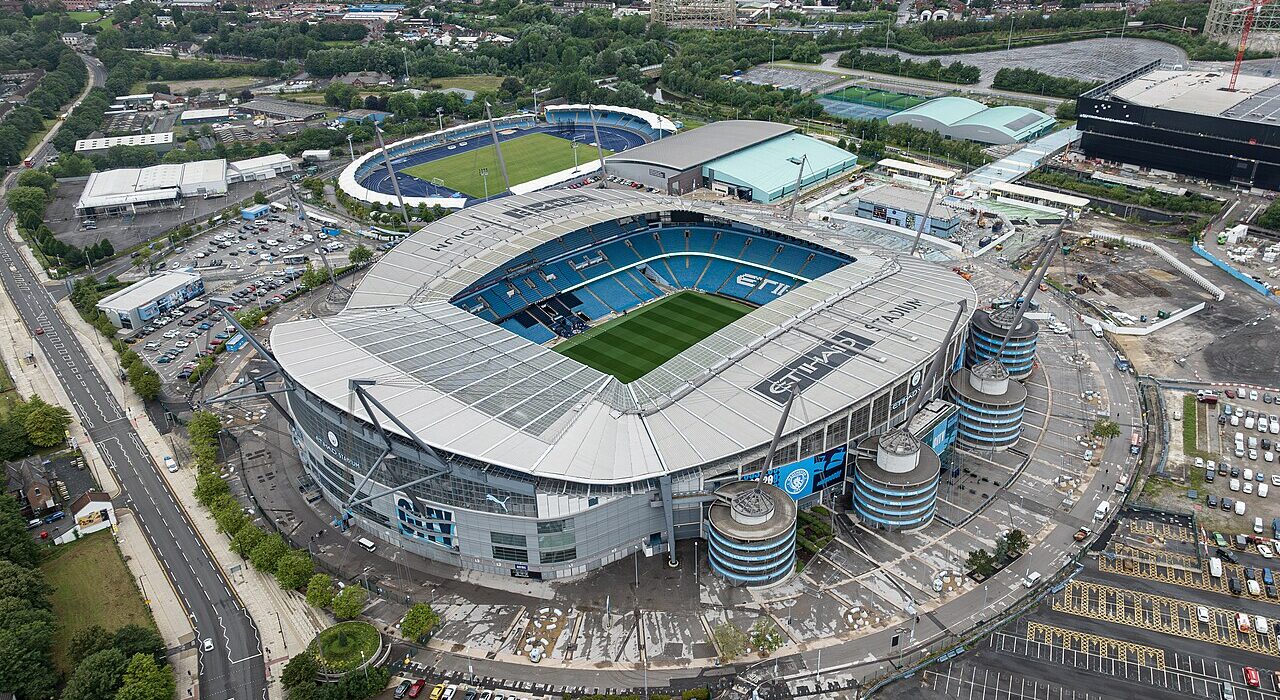Stadion Etihad markas Manchester City FC di Inggris