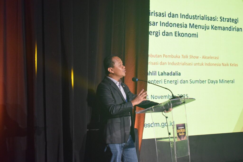 Menteri ESDM Bahlil Lahadalia memaparkan peta jalan transisi energi dan efisiensi anggaran subsidi listrik