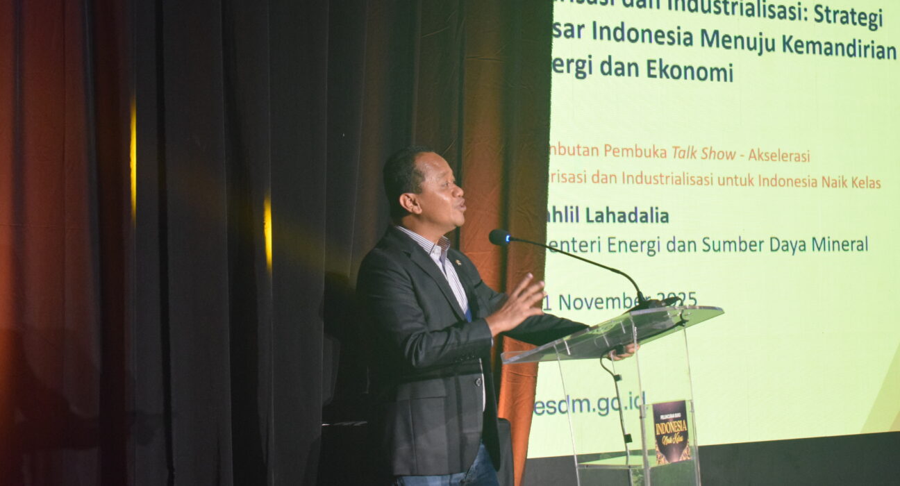 Menteri ESDM Bahlil Lahadalia memaparkan peta jalan transisi energi dan efisiensi anggaran subsidi listrik