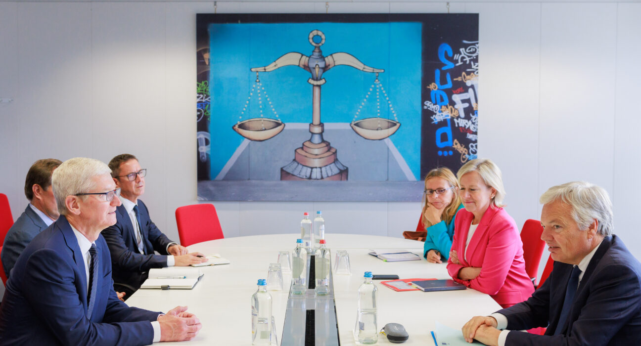 Executive Chairman Apple Tim Cook dalam agenda diplomasi internasional