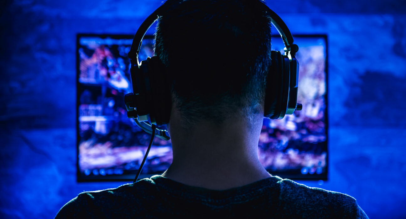 Visualisasi artefak screen tearing pada monitor gaming PC